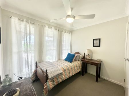 Modern and Low Maintenance living in Peaceful Elderslie - Photo 2