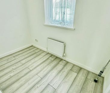 4 bedroom terraced house to rent - Photo 1