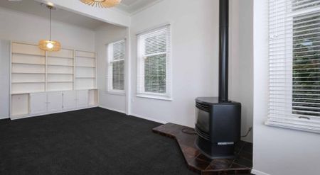 Popular In Roslyn - Photo 4