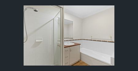 3-Bed Townhouse in Quiet, Central Nerang Location - Photo 4