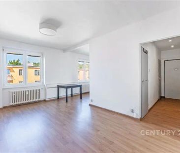 Útulný, velmi světlý byt 2+kk s balkonem a sklepem - Photo 6