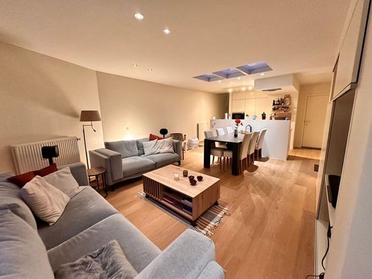 Ruime woning met garage en zonnige tuin op een uitstekende ligging in Roeselare - Photo 1