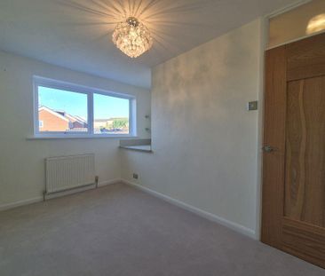 2 bedroom semi-detached house to rent - Photo 6