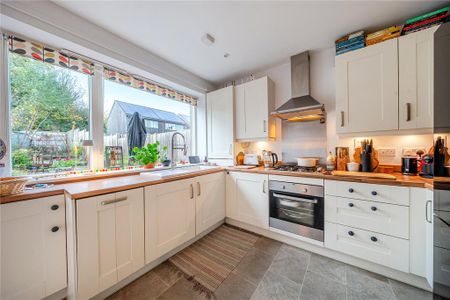 2 bedroom end of terrace house to rent - Photo 5