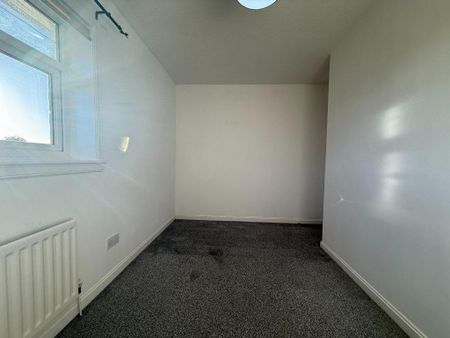 2 bedroom semi-detached house to rent - Photo 2