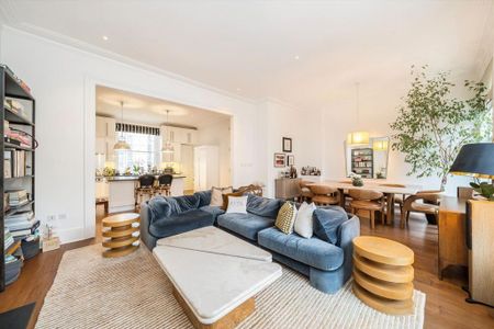 4 bedroom flat to rent - Photo 2