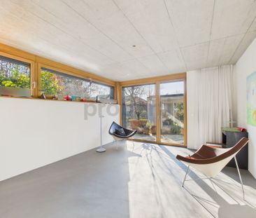 Modern 2.5-room apartment with garden seating in Zurich - Photo 1