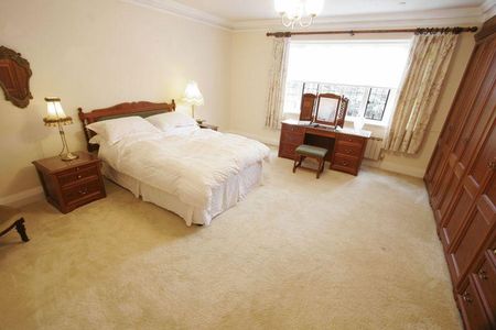 4 bedroom semi-detached house to rent - Photo 3