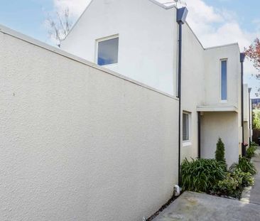 2-Bedroom Townhouse with Private Courtyard in Prime Christchurch Lo... - Photo 3
