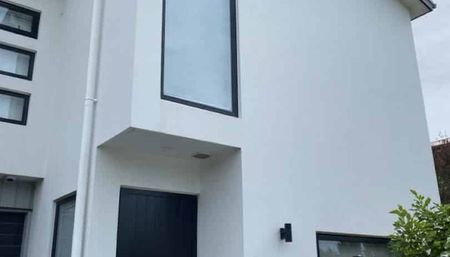 Modern 3-Bedroom Townhouse for Lease - Photo 5