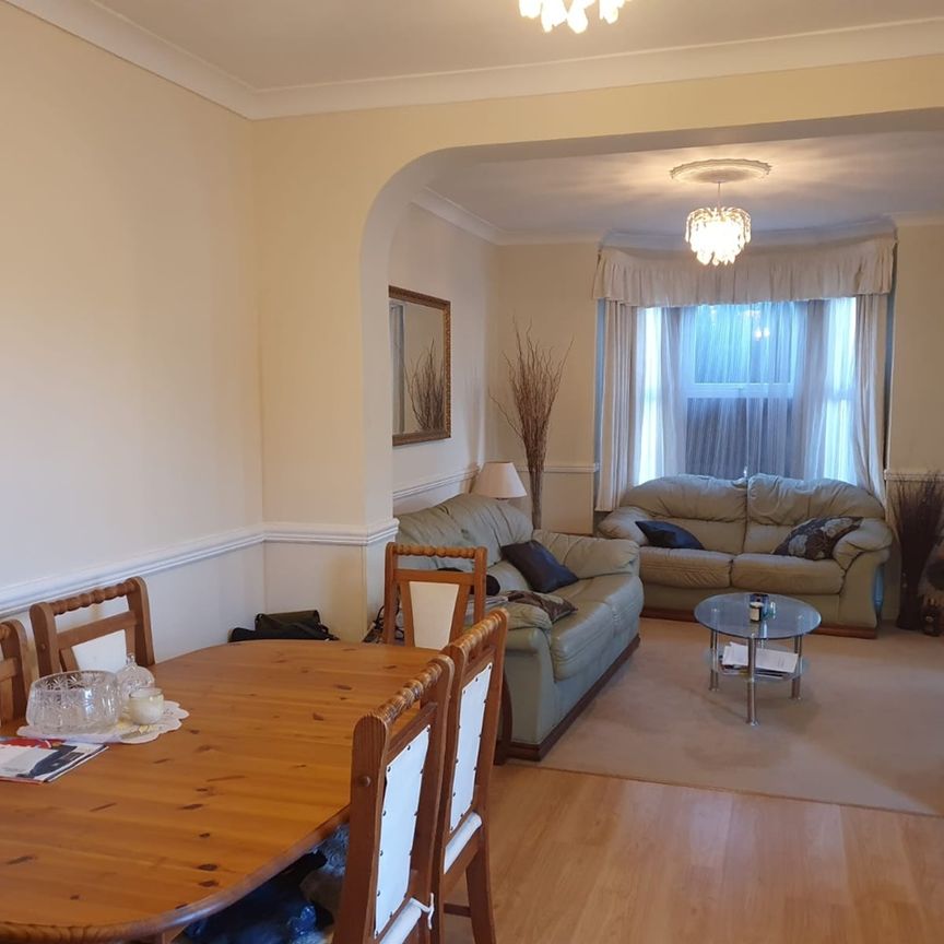 Room in a Shared House, Imperial Avenue, SO15 - Photo 1