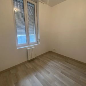 Location Appartement 2 pièces 35 m2 à Saint-Quentin - Photo 2