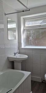 Dormers Wells Lane, Southall, UB1 - Photo 4