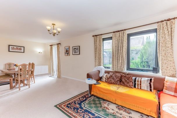 Bay Tree Close, Iffley - Photo 1