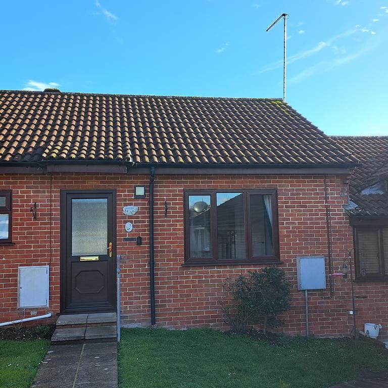 2 bedroom terraced bungalow to rent - Photo 1