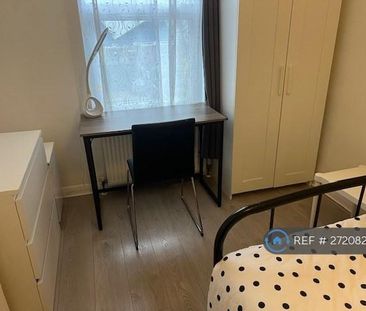 1 bedroom in a house share to rent - Photo 2