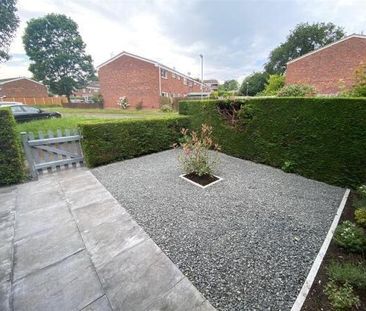 3 bedroom end of terrace house to rent - Photo 2