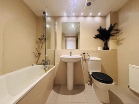 2 bedroom flat to rent - Photo 3