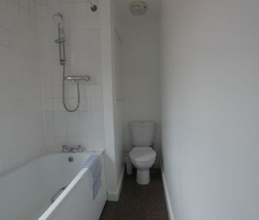 1 bed Apartment - To Let - Photo 5