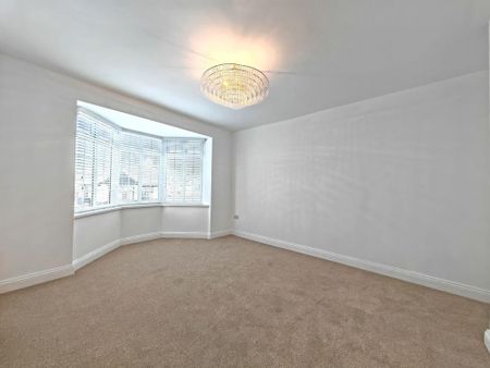 3 bedroom semi-detached bungalow to rent - Photo 2