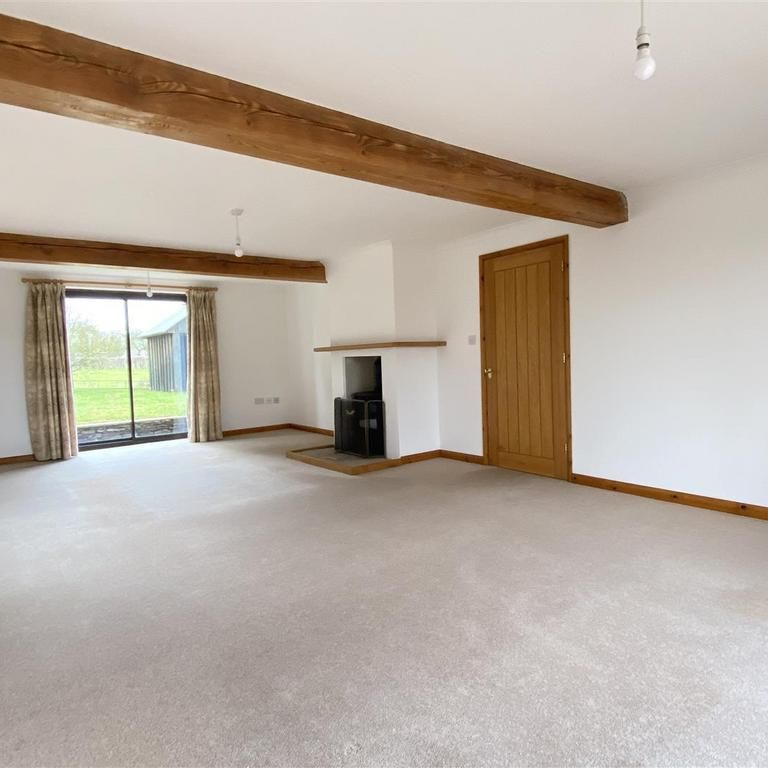 4 bedroom link detached house to rent - Photo 1