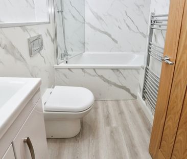 Woodstock Road, Gosport - Photo 1