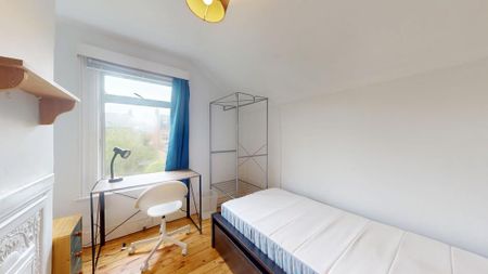 4 bedroom terraced house to rent - Photo 5