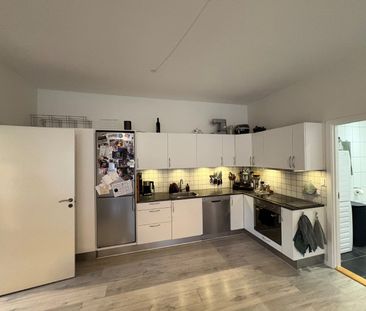 Stor og centralt beliggende 3-værelses lejlighed ved Nørresundby torv - Photo 4