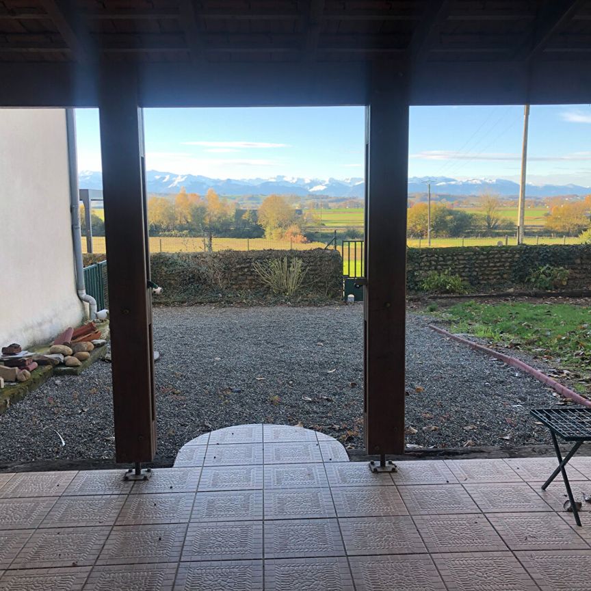 15 mn Est de Pau à Andoins - Magnifique Béarnaise rénovée avec dépendance et Vue Pyrénées, - Photo 1