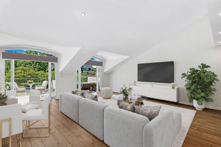 Modern Two Bedroom Apartment With Parking In Boutique Block - Photo 3