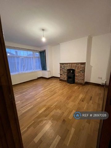 3 bedroom detached house to rent - Photo 2