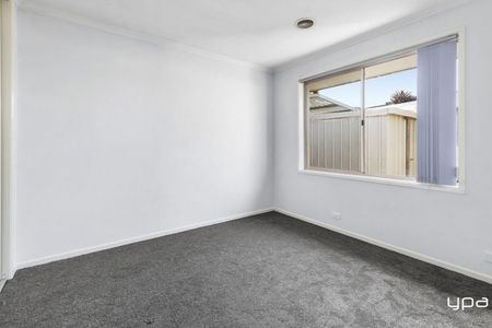 Comfort, Space & Convenience in the Heart of Sydenham - Photo 4