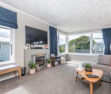 24 Franklyn Road, Tawa - Photo 1