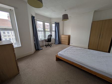 5 Bed Terraced House, Brynland Avenue, BS7 - Photo 2