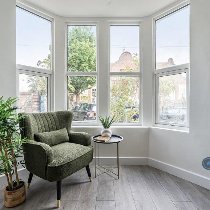 4 bedroom end of terrace house to rent - Photo 1