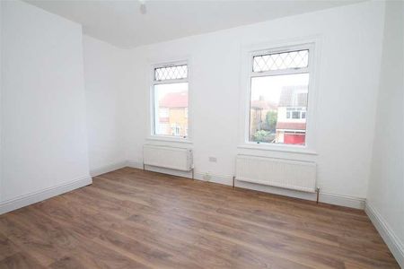 Felixstowe Road, London, N9 - Photo 2