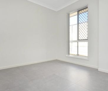 Stunning Family Home in Deception Bay! - Photo 3