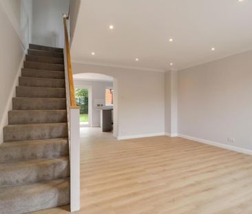 3 bedroom end of terrace house to rent - Photo 3