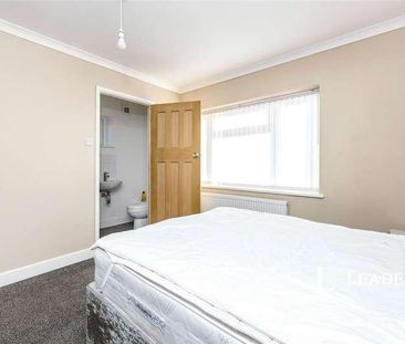 Weedon Road, Northampton, Northamptonshire, NN5 - Photo 4