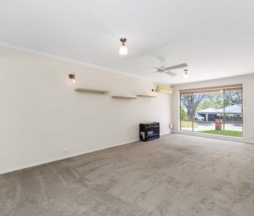 Comfortable Family Living in a Convenient Aberfoyle Park Location - Photo 1