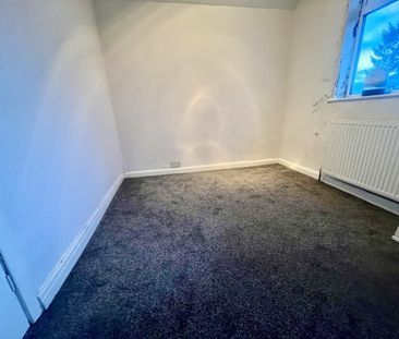 Park Avenue, Wakefield, Lofthouse - Photo 2