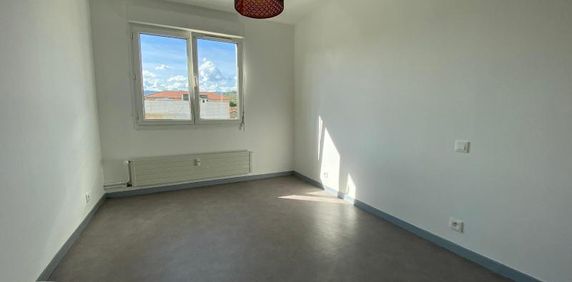 Location Appartement 2 pièces 35m² CLERMONT FERRAND 63000 - Photo 2
