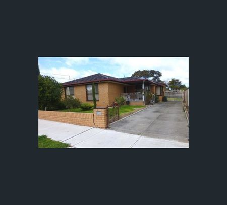 12 Mulhall Drive, St Albans, Vic 3021 - Photo 2