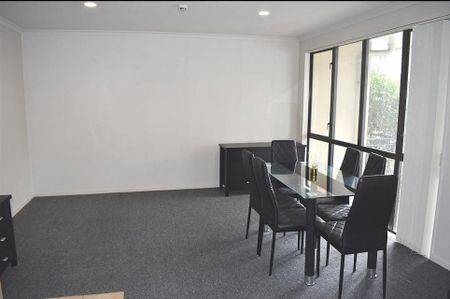 1 bedroom apartment with secure carpark - Photo 5