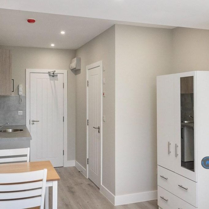 Studio to rent - Photo 1