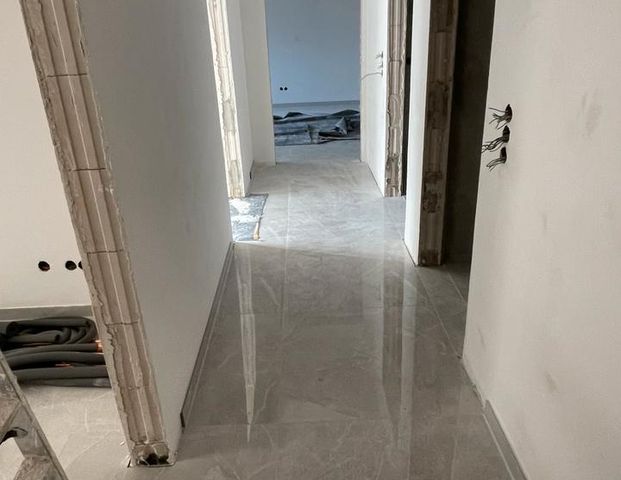 Exklusive Wohnung im Kernsanierten Zweifamilienhaus mit Garten - Photo 1