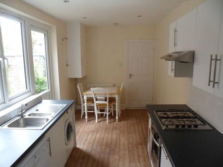 1 bedroom in a house share to rent - Photo 5