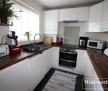 Farm Close, Borehamwood, Hertfordshire, WD6 - Photo 2