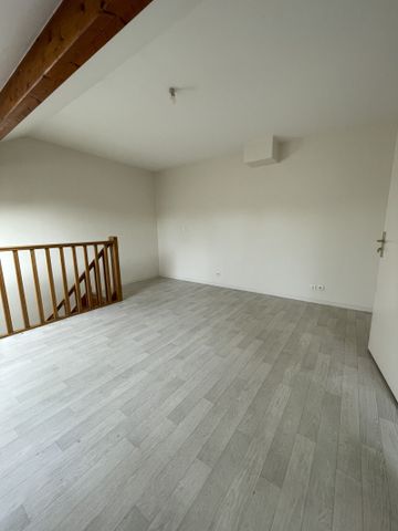 F2 DUPLEX 41 M² - CENTRE VILLE MONTGERON - Photo 3