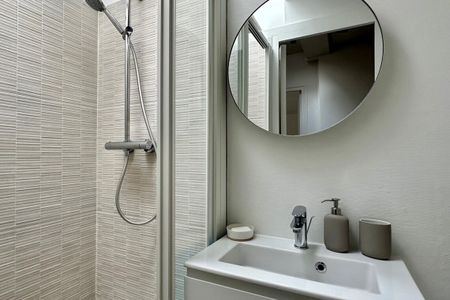 Appartement à louer rue de l'Université, Paris 7ème - Photo 3